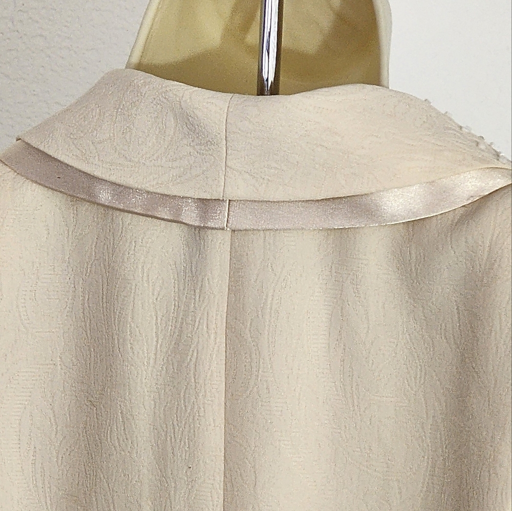 Danny & Nicole Chic Blazer with Textured Bead And Faux Pearl Collar Cream Size 8 - Picture 10 of 17
